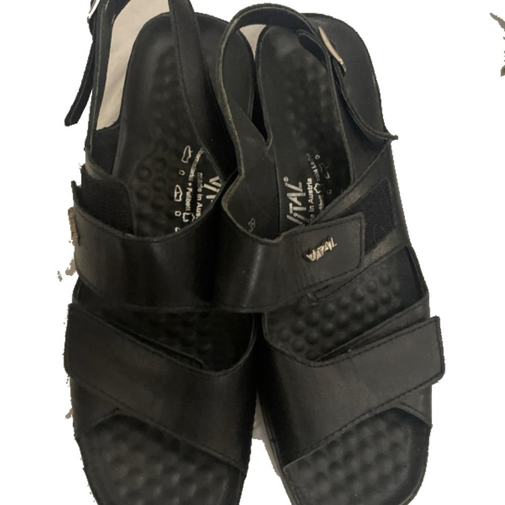 Vital sandals